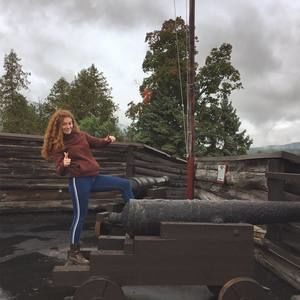 Meet your Posher, Noelle